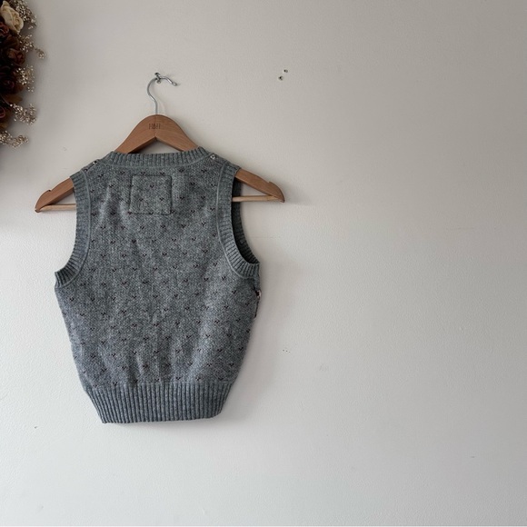 AEO | Puppy-Patterned Cropped Knit Vest - Picture 3 of 4